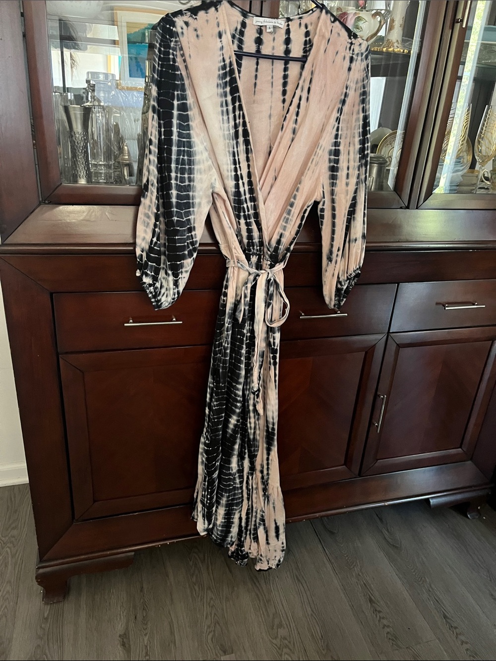 Young Fabulous & Broke Blush Pink and Black Tie-Dye Midi Wrap Dress size Large 🥰
